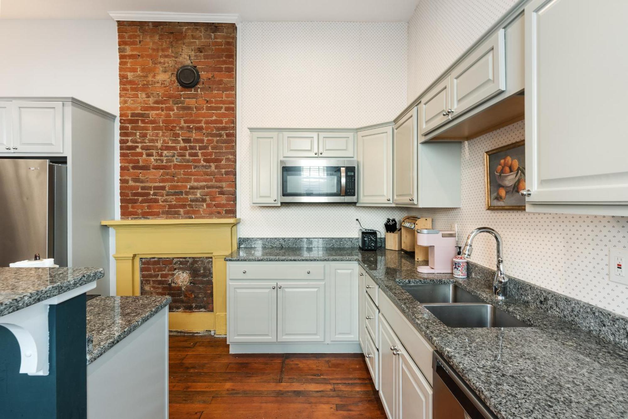 Grand Millennial Germantown 2 Bedroom Shotgun ルイスビル エクステリア 写真